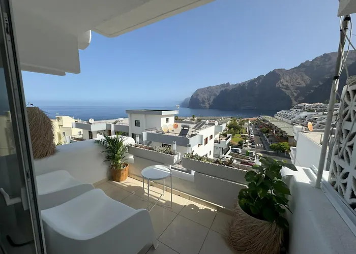 Flor De Pascua Gigantes * Acantilado de los Gigantes